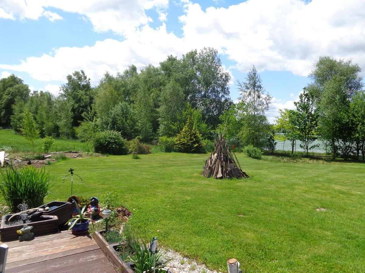 Barrierefreies Zimmer Im Blockhaus Mit Sauna Am See Soyen Экстерьер фото