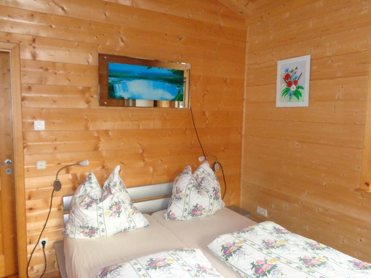 Barrierefreies Zimmer Im Blockhaus Mit Sauna Am See Soyen Экстерьер фото
