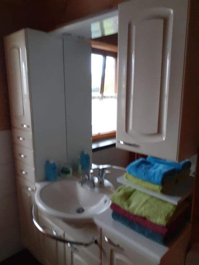 Barrierefreies Zimmer Im Blockhaus Mit Sauna Am See Soyen Экстерьер фото